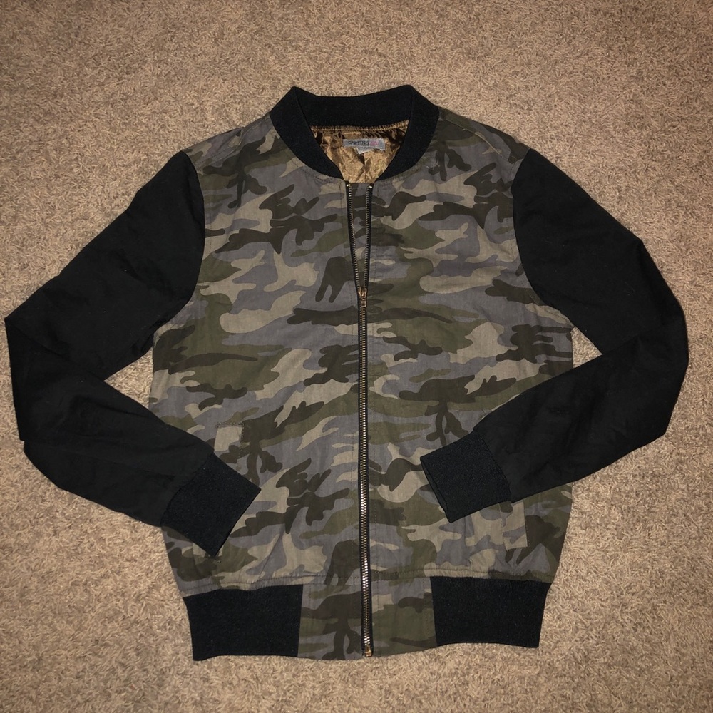 Cute Camo Jacket💚🖤
